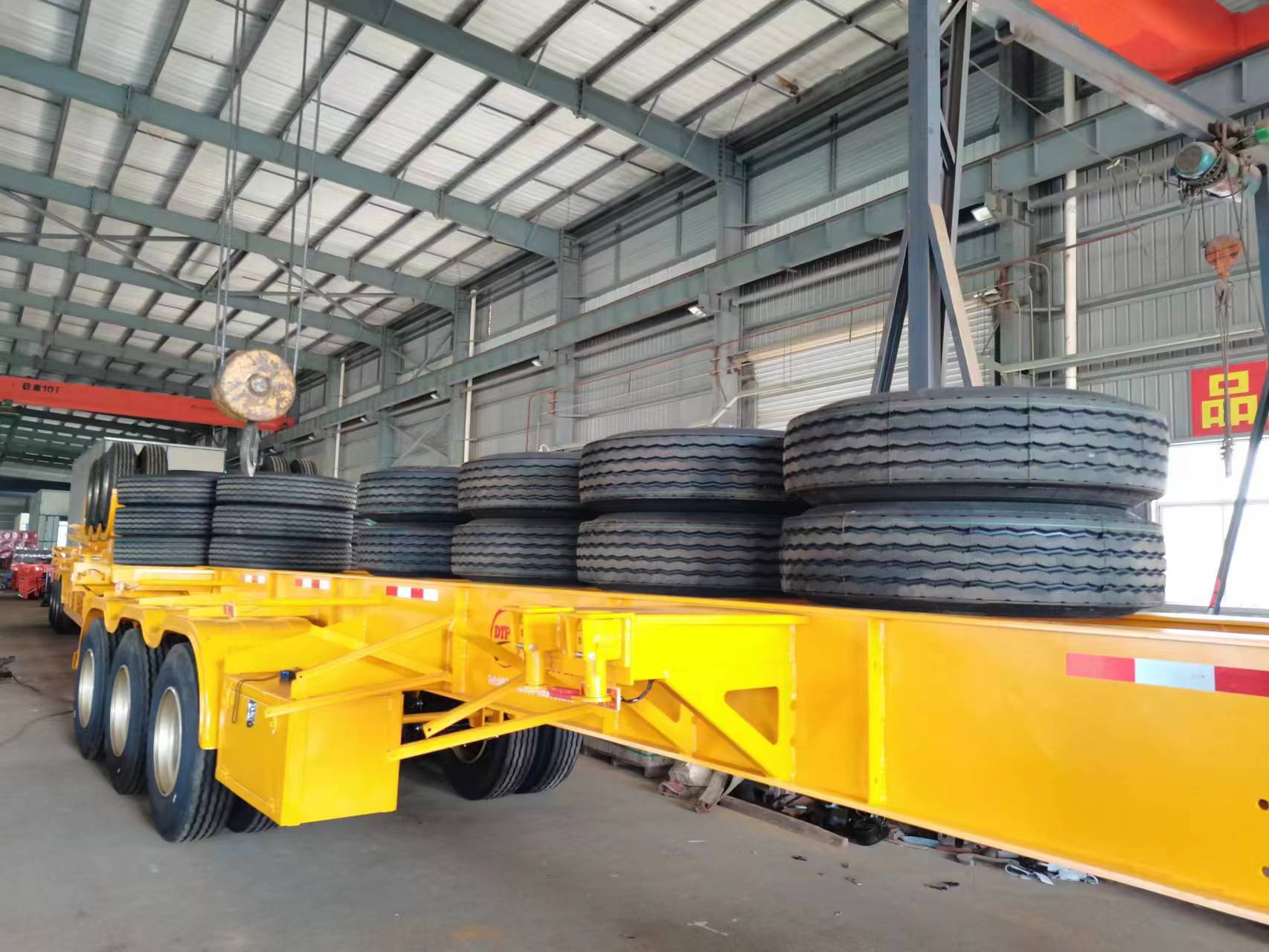 40ft 3 axles container skeleton chassis ay handa na para sa paghahatid