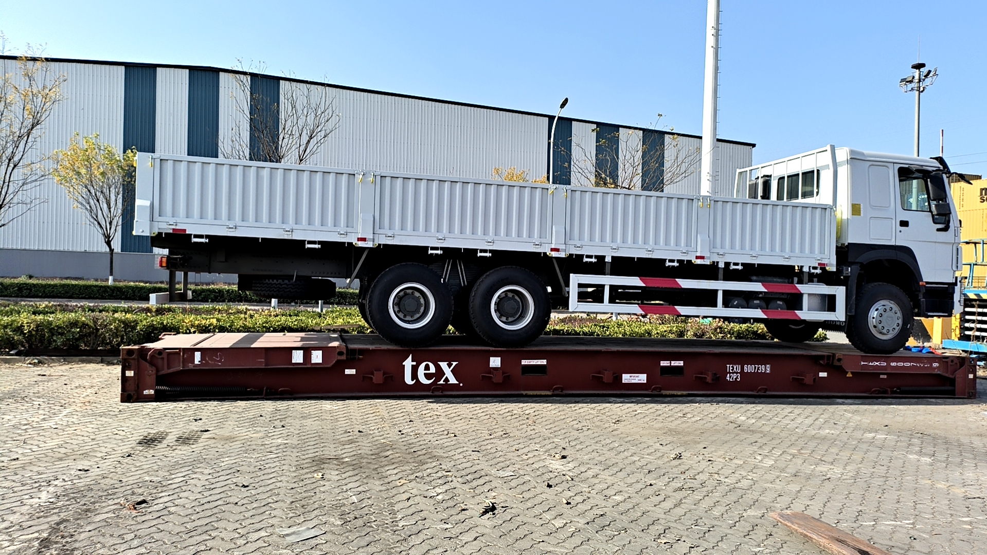 SINOTRUK HOWO 6*4 CARGO TRUCK SHIPMENT TO THE PHILIPPINES