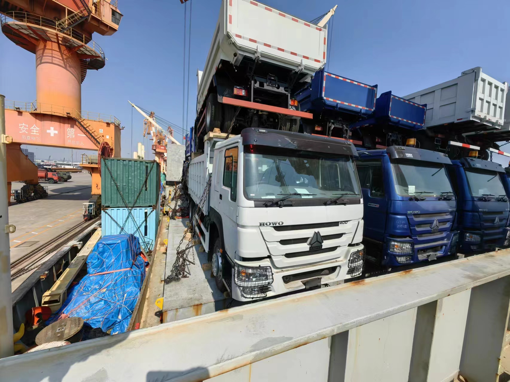 5 yunit howo dump trucks shipment sa South America
